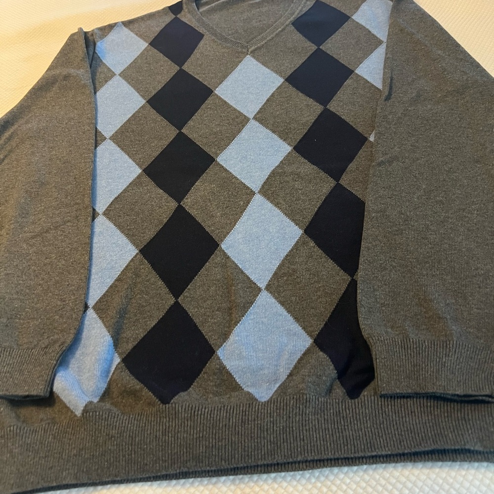 Claiborne V-Neck Sweater with Gray and Blue Argyle